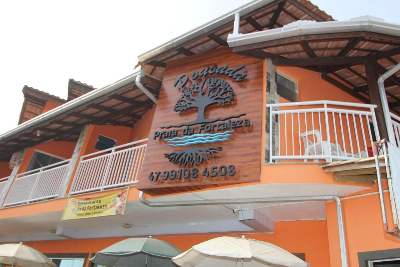 Pousada Praia Da Fortaleza 450 Metros Do Parque Beto Carrero Com Cafe Da Manha Пеня Екстериор снимка