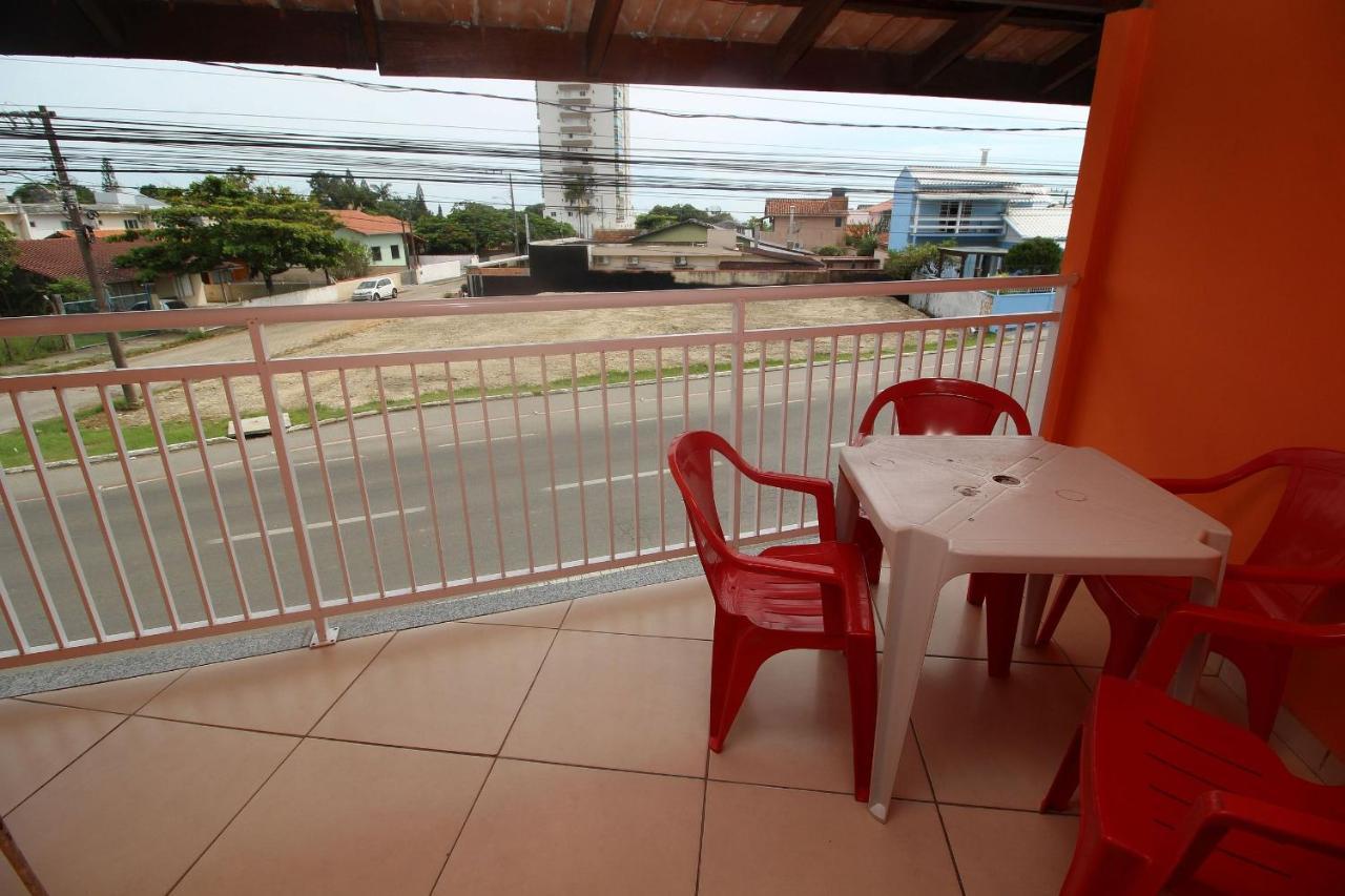 Pousada Praia Da Fortaleza 450 Metros Do Parque Beto Carrero Com Cafe Da Manha Пеня Екстериор снимка